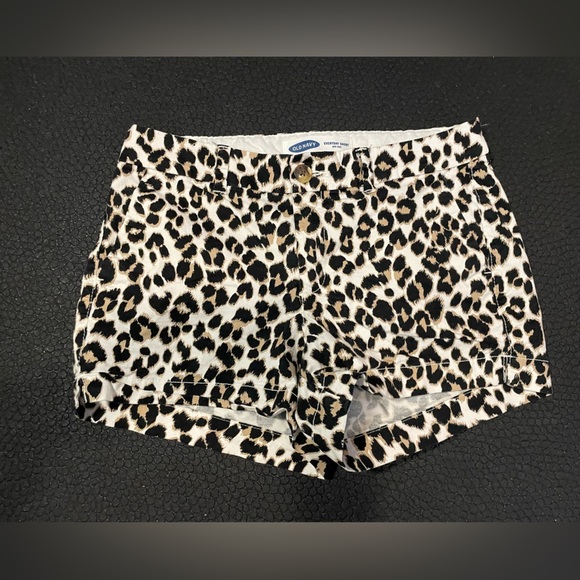 Old Navy leopard print every day short size 2 - Picture 1 of 5